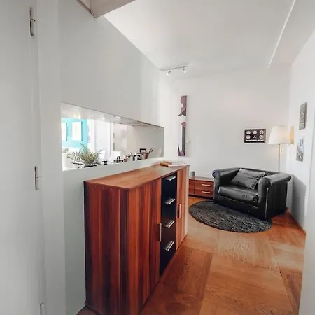 Downtown 2Bd Riverside Apartment Near Dancing House Prague Exterior photo